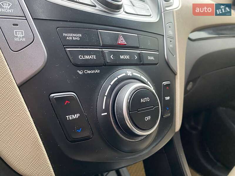 Позашляховик / Кросовер Hyundai Santa FE 2013 в Львові