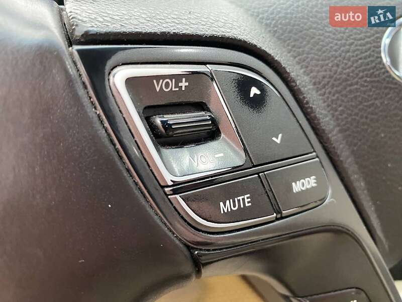 Позашляховик / Кросовер Hyundai Santa FE 2013 в Львові