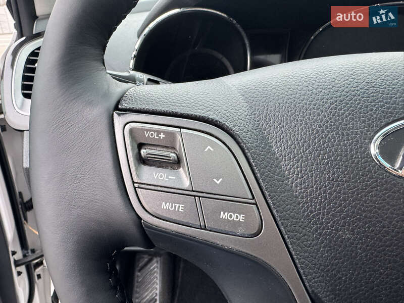 Позашляховик / Кросовер Hyundai Santa FE 2013 в Дубні