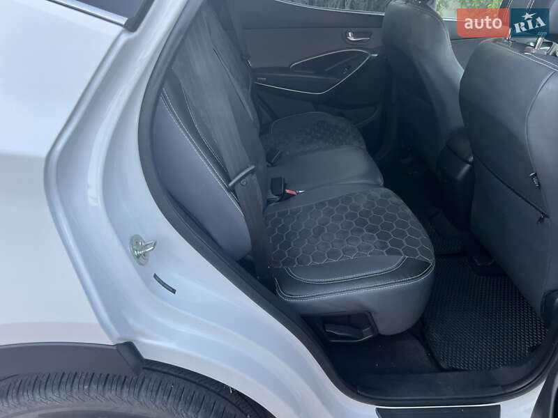 Позашляховик / Кросовер Hyundai Santa FE 2017 в Одесі