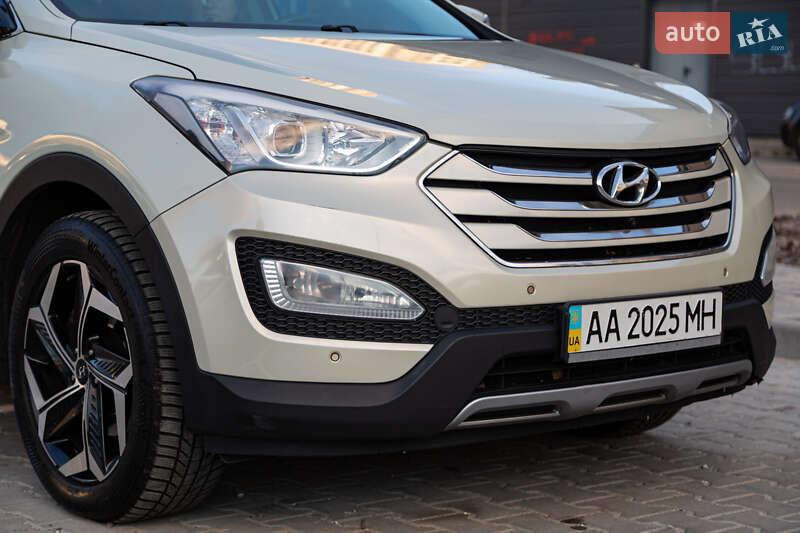 Позашляховик / Кросовер Hyundai Santa FE 2013 в Києві