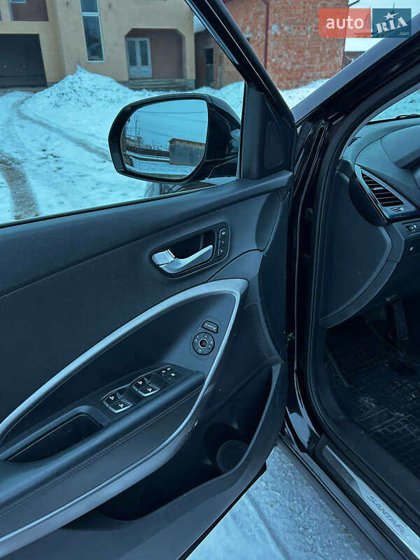 Позашляховик / Кросовер Hyundai Santa FE 2015 в Чернівцях