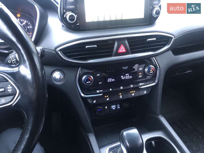 Внедорожник / Кроссовер Hyundai Santa FE 2020 в Полтаве