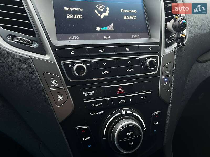 Внедорожник / Кроссовер Hyundai Santa FE 2017 в Киеве