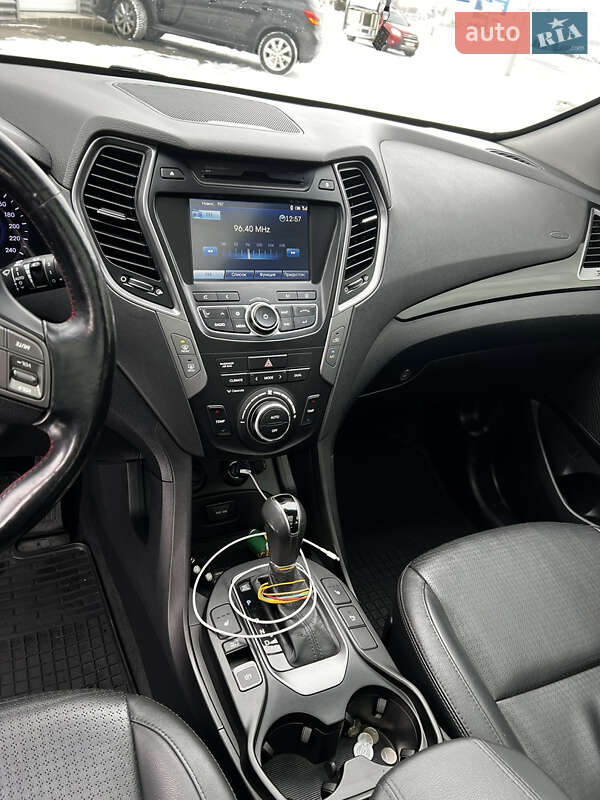 Внедорожник / Кроссовер Hyundai Santa FE 2013 в Киеве