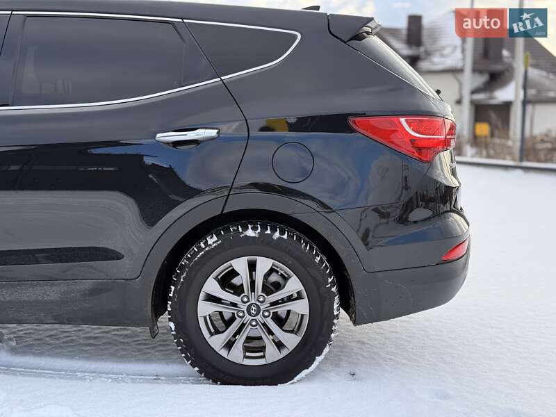 Позашляховик / Кросовер Hyundai Santa FE 2015 в Львові