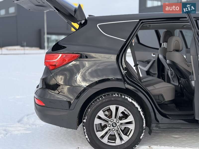 Позашляховик / Кросовер Hyundai Santa FE 2015 в Львові