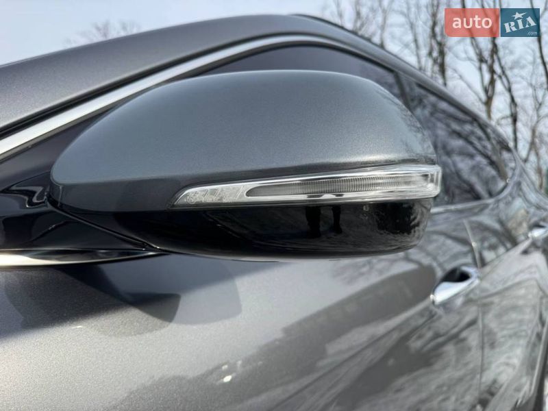 Внедорожник / Кроссовер Hyundai Santa FE 2015 в Киеве