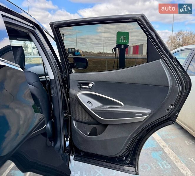 Внедорожник / Кроссовер Hyundai Santa FE 2013 в Киеве