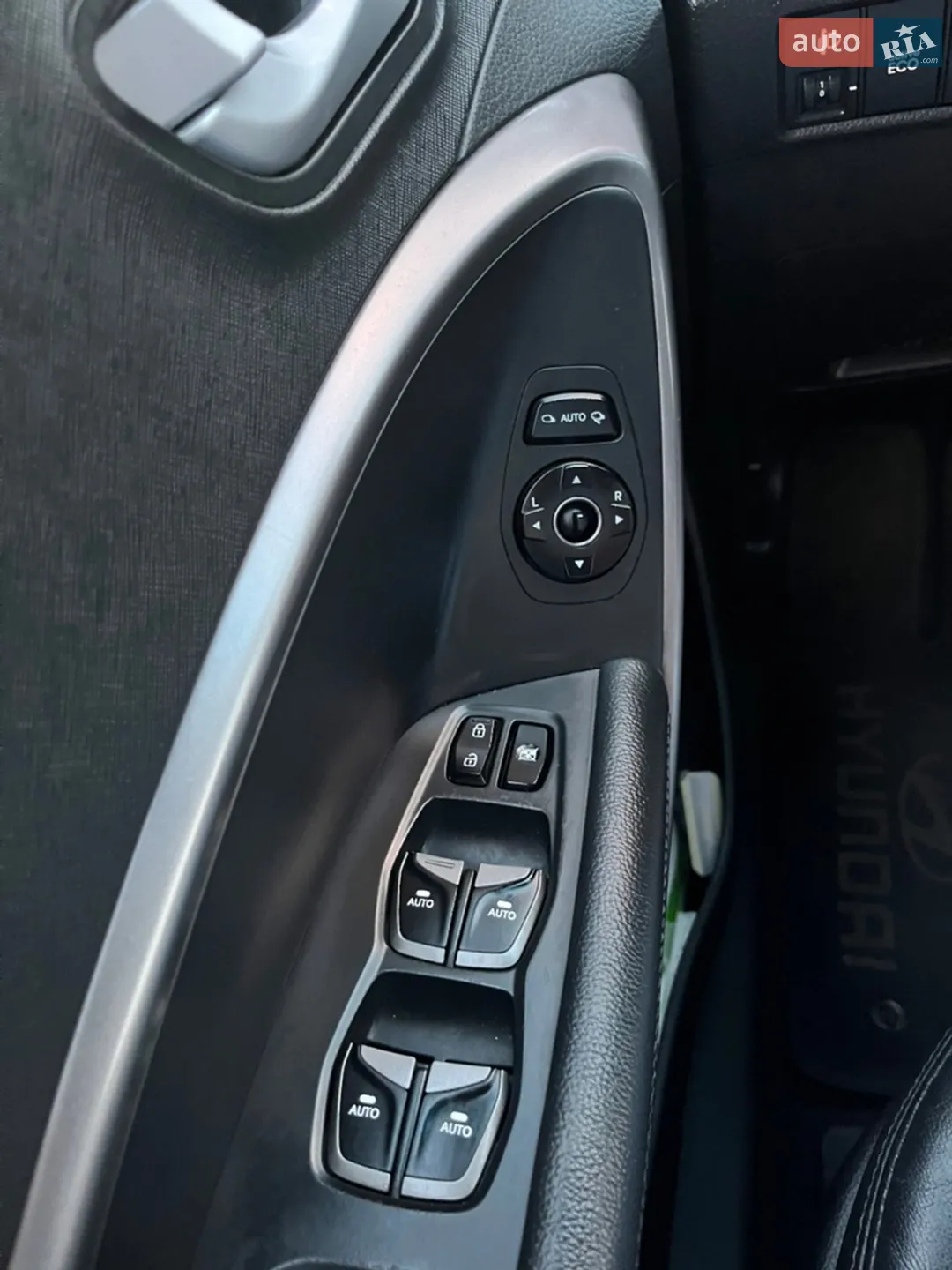 2013 Hyundai Santa Fe - мініатюра 18
