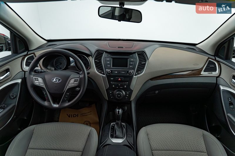 Внедорожник / Кроссовер Hyundai Santa FE 2017 в Киеве