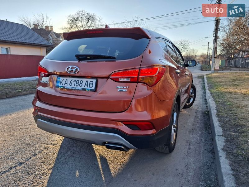 Внедорожник / Кроссовер Hyundai Santa FE 2016 в Киеве