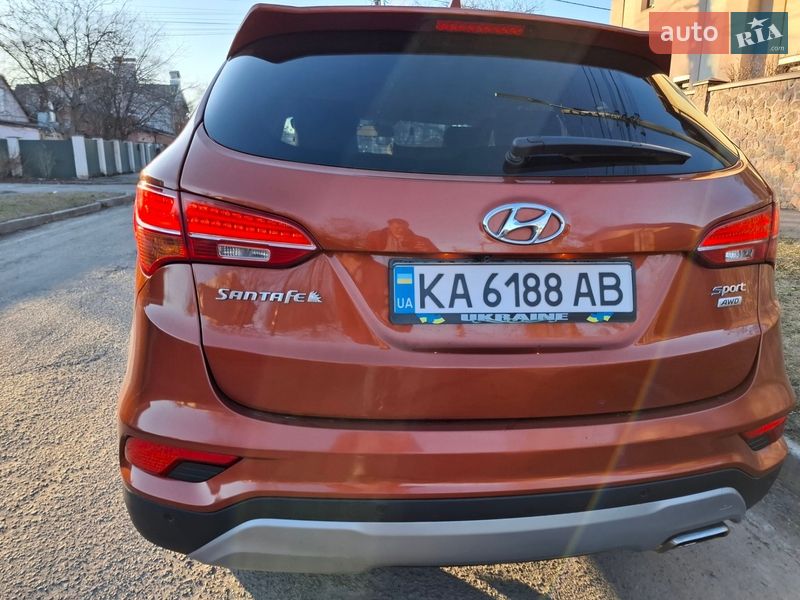 Внедорожник / Кроссовер Hyundai Santa FE 2016 в Киеве