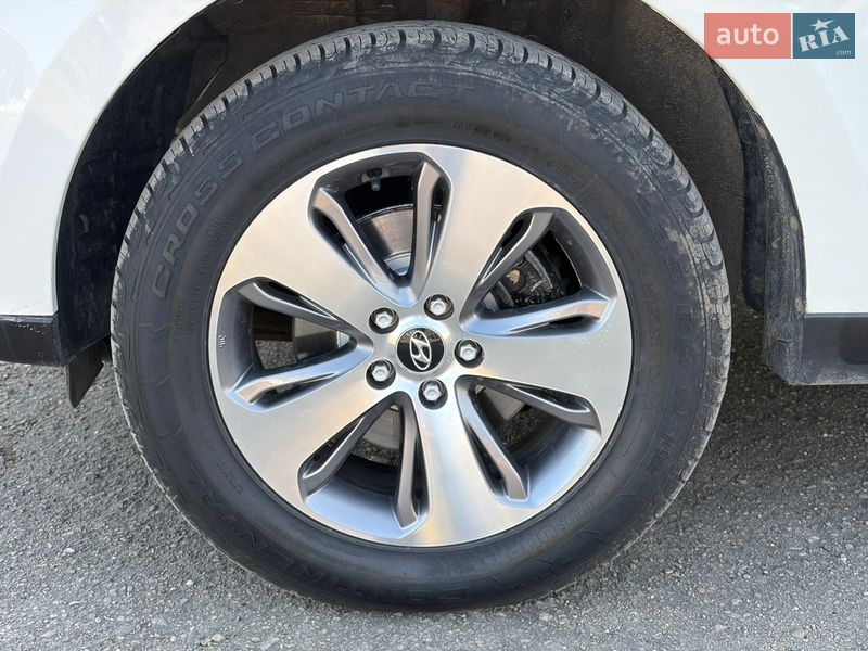 Внедорожник / Кроссовер Hyundai Santa FE 2012 в Луцке