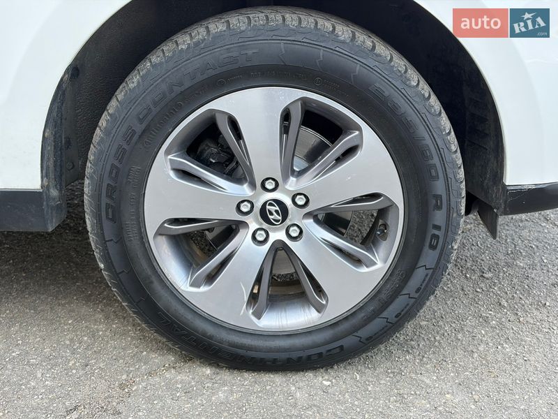 Внедорожник / Кроссовер Hyundai Santa FE 2012 в Луцке