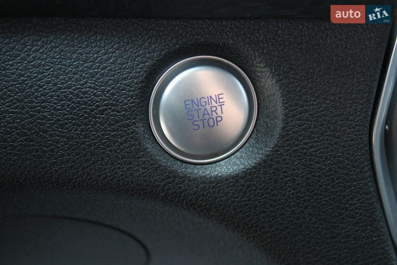 Внедорожник / Кроссовер Hyundai Santa FE 2018 в Днепре