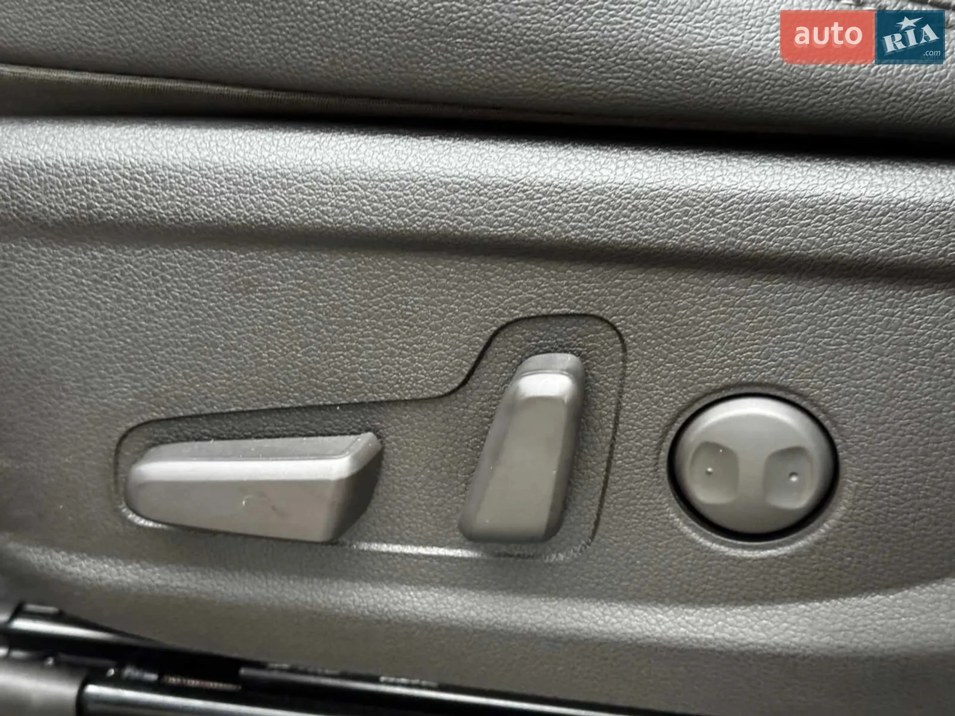 2019 Hyundai Santa Fe - мініатюра 27