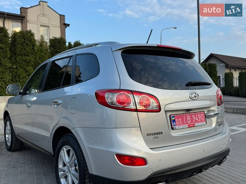 Внедорожник / Кроссовер Hyundai Santa FE 2012 в Ровно