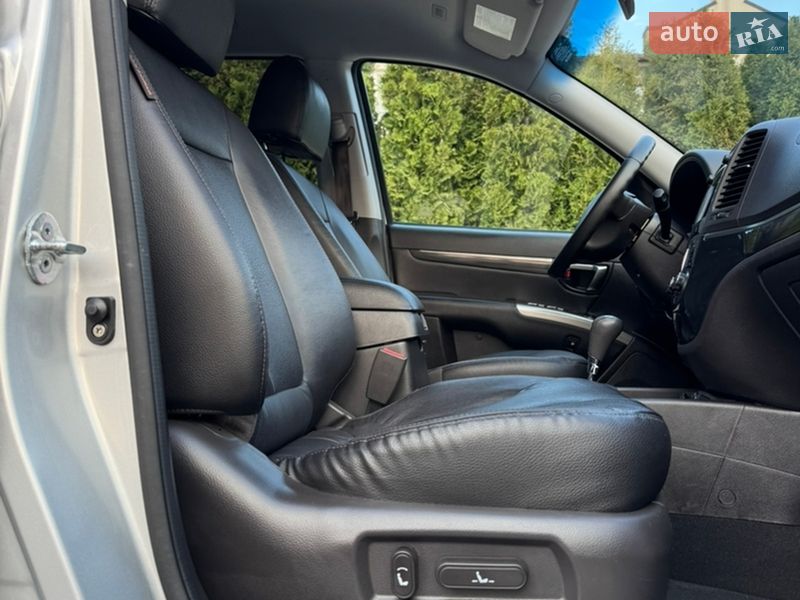 Внедорожник / Кроссовер Hyundai Santa FE 2012 в Ровно
