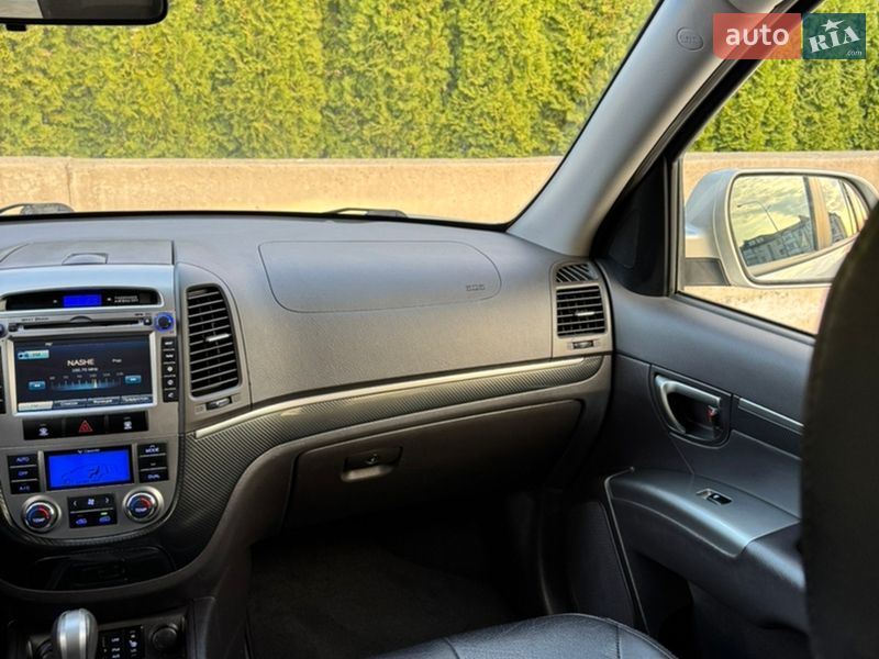 Внедорожник / Кроссовер Hyundai Santa FE 2012 в Ровно