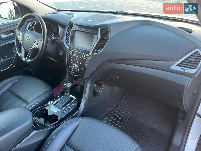Внедорожник / Кроссовер Hyundai Santa FE 2016 в Луцке