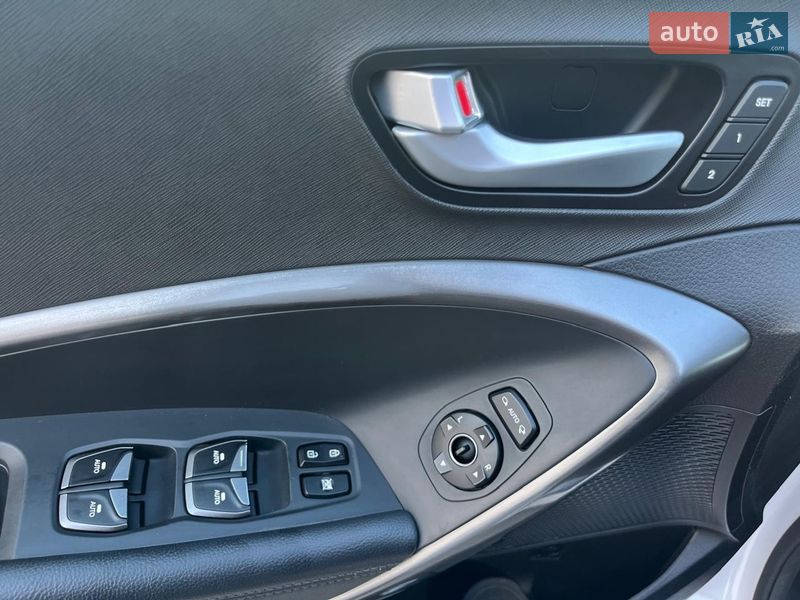 Внедорожник / Кроссовер Hyundai Santa FE 2016 в Луцке