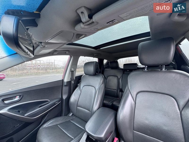 Внедорожник / Кроссовер Hyundai Santa FE 2016 в Киеве