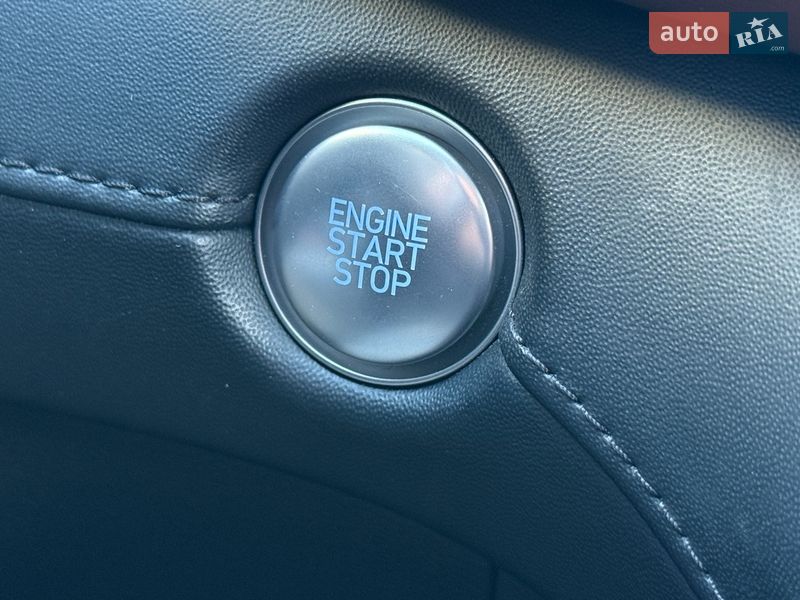 Внедорожник / Кроссовер Hyundai Santa FE 2021 в Киеве