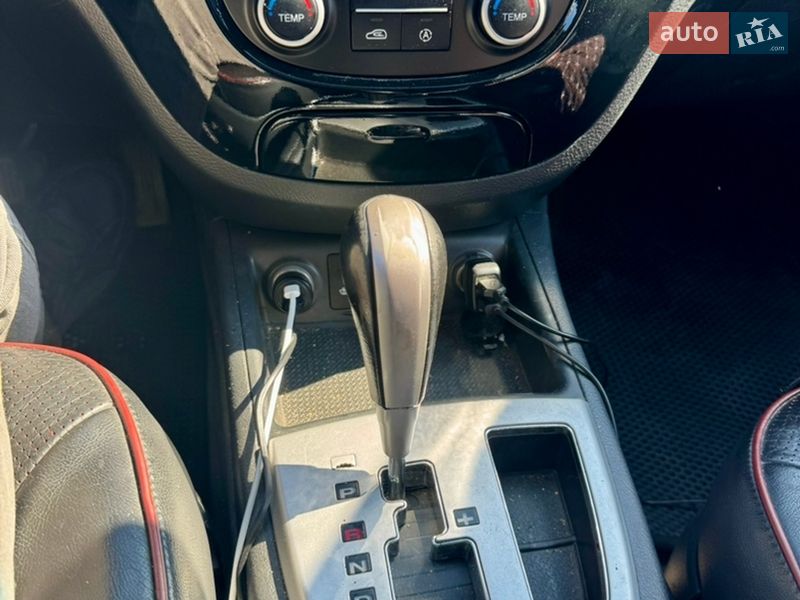 Внедорожник / Кроссовер Hyundai Santa FE 2008 в Николаеве