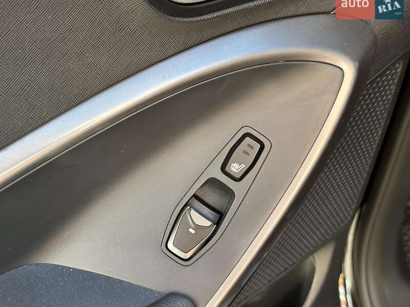 Внедорожник / Кроссовер Hyundai Santa FE 2016 в Одессе