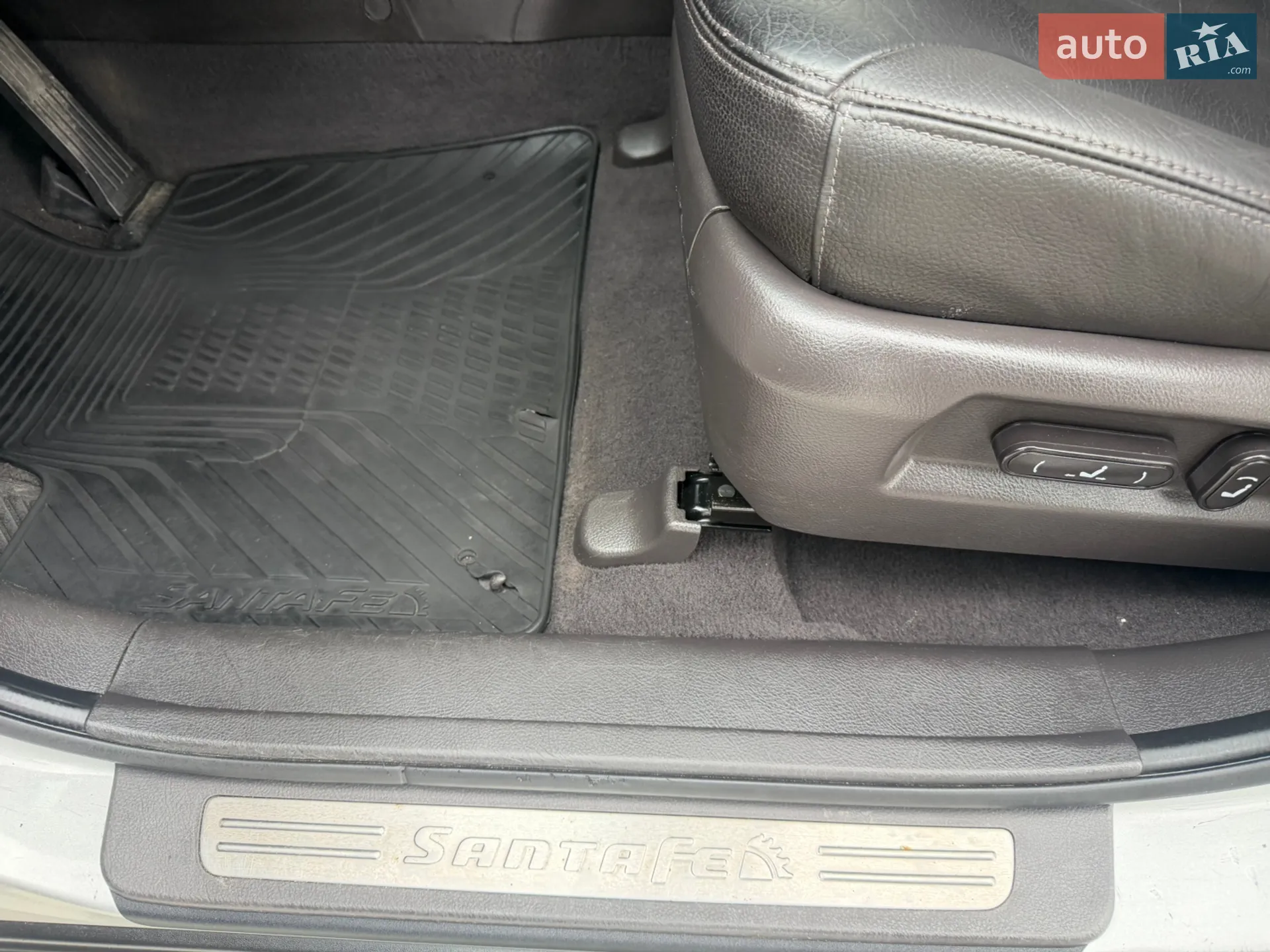2011 Hyundai Santa Fe - мініатюра 23