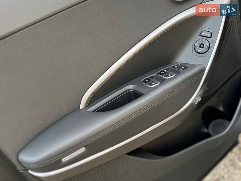 Позашляховик / Кросовер Hyundai Santa FE 2017 в Одесі