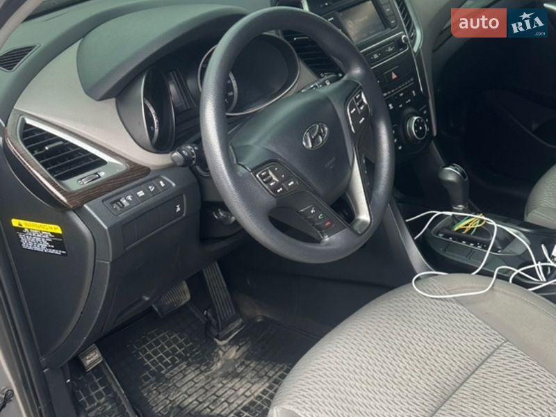 Внедорожник / Кроссовер Hyundai Santa FE 2016 в Каменец-Подольском