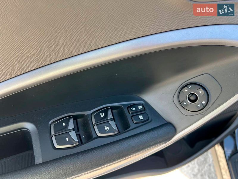 Внедорожник / Кроссовер Hyundai Santa FE 2015 в Львове фото 19 Внедорожник / Кроссовер Hyundai Santa FE 2015 в Львове