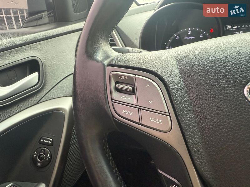 Внедорожник / Кроссовер Hyundai Santa FE 2016 в Житомире