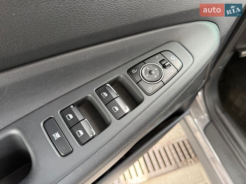 Внедорожник / Кроссовер Hyundai Santa FE 2018 в Днепре