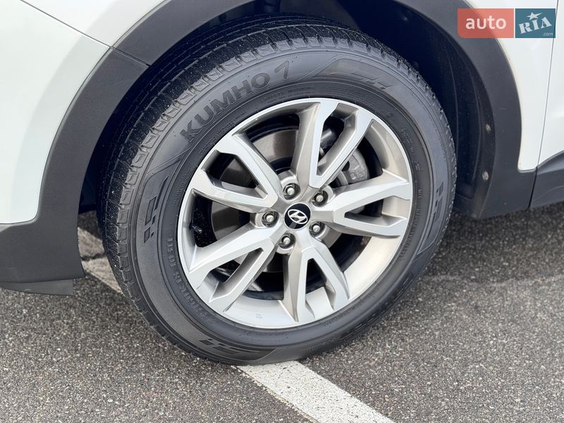 Позашляховик / Кросовер Hyundai Santa FE 2013 в Києві