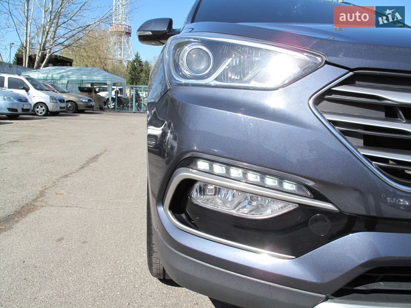 Внедорожник / Кроссовер Hyundai Santa FE 2016 в Киеве