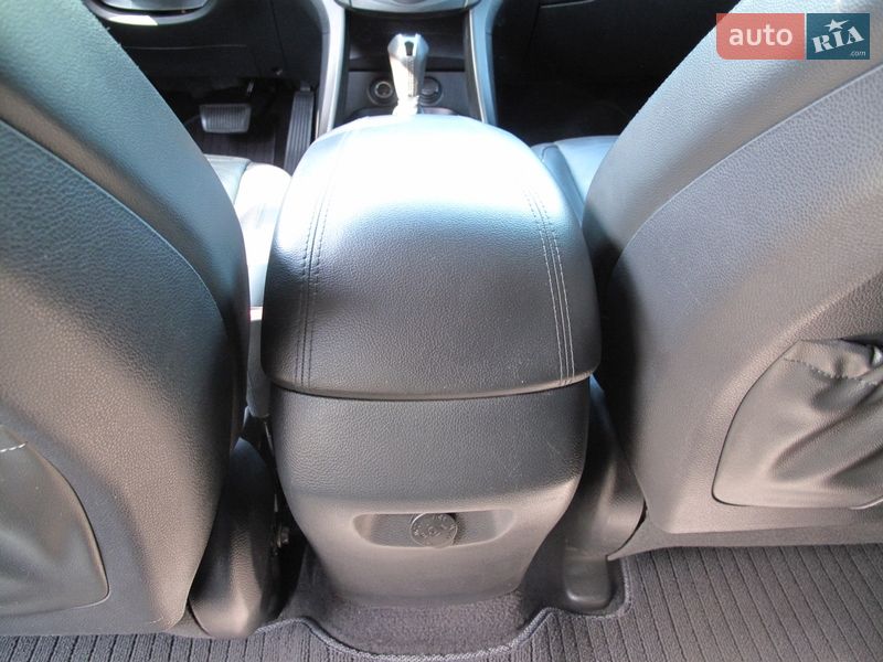 Внедорожник / Кроссовер Hyundai Santa FE 2016 в Киеве