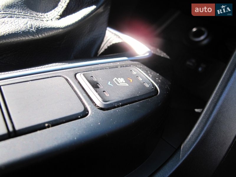 Внедорожник / Кроссовер Hyundai Santa FE 2016 в Киеве