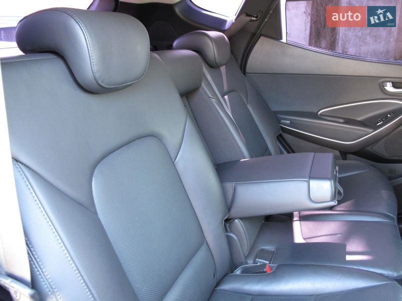 Внедорожник / Кроссовер Hyundai Santa FE 2016 в Киеве