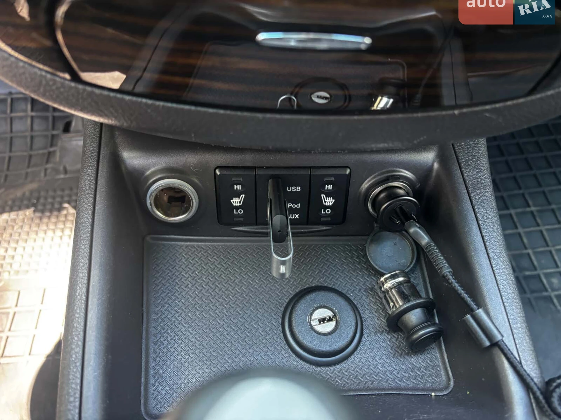 2011 Hyundai Santa Fe - мініатюра 23