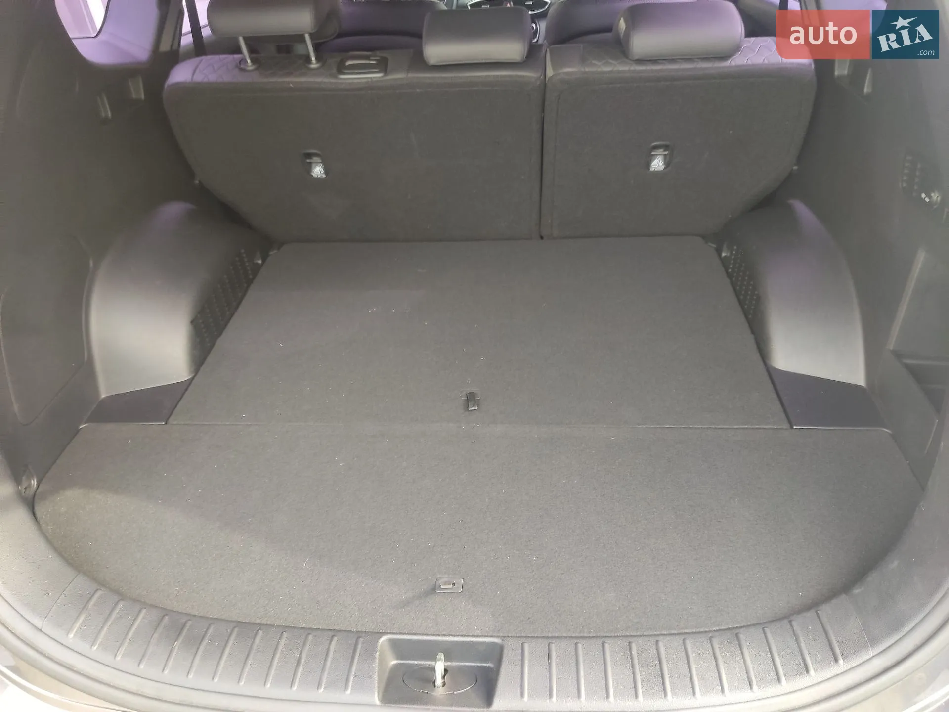 2019 Hyundai Santa Fe - мініатюра 26