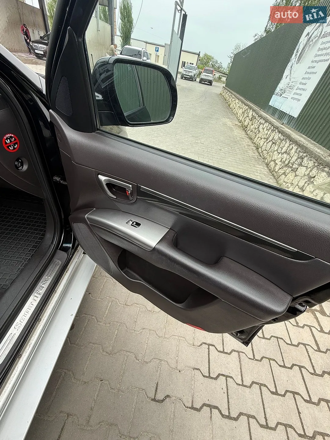 2011 Hyundai Santa Fe - мініатюра 16