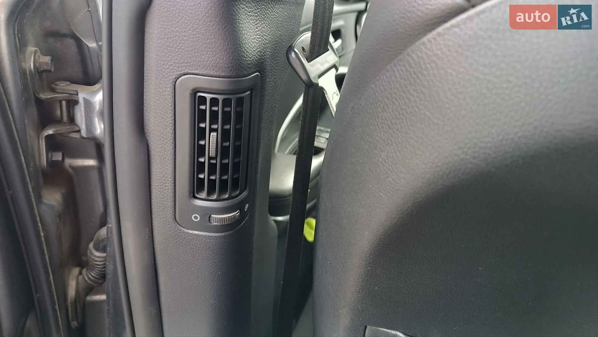 2012 Hyundai Santa Fe - мініатюра 26