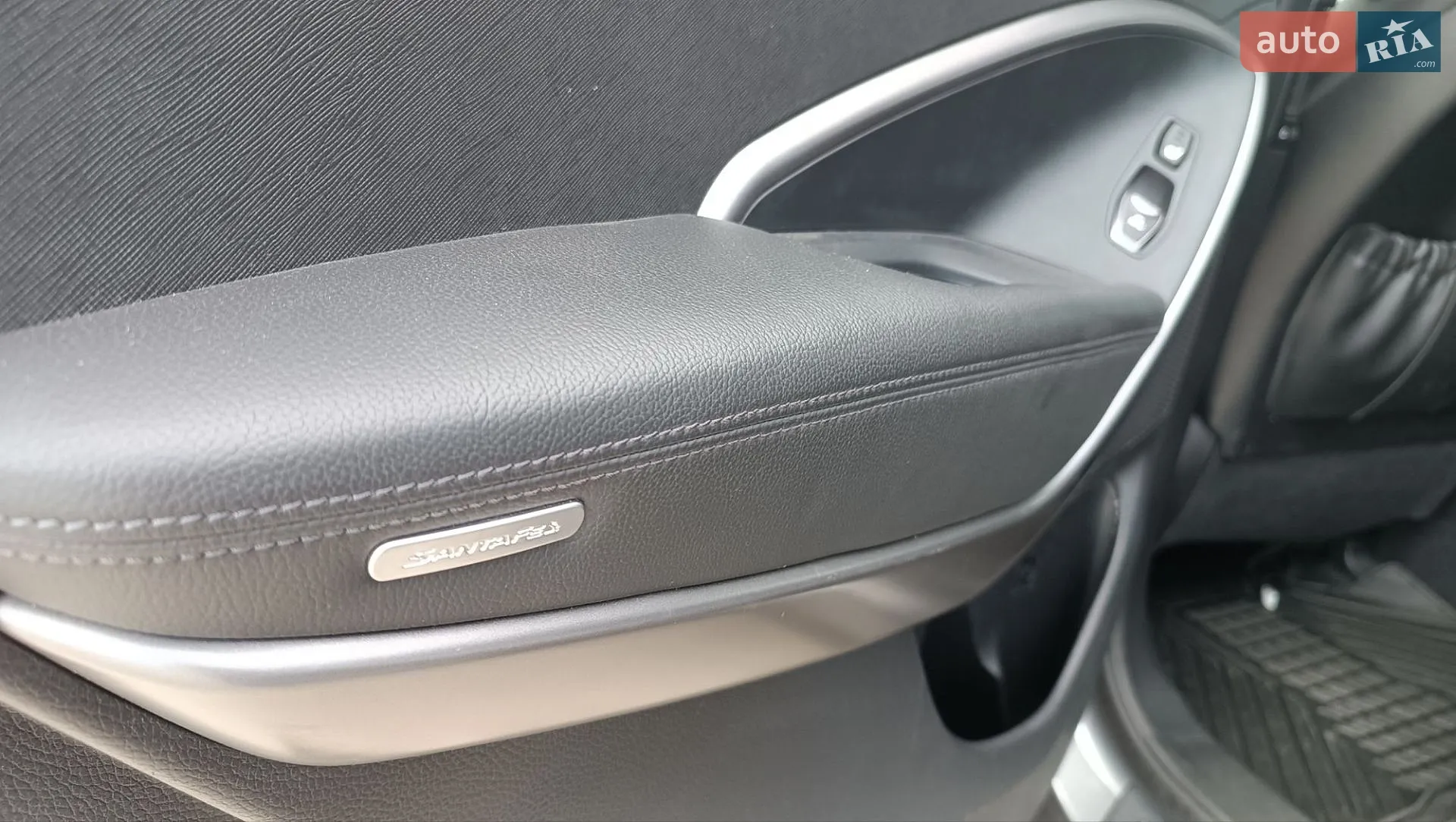 2012 Hyundai Santa Fe - мініатюра 27