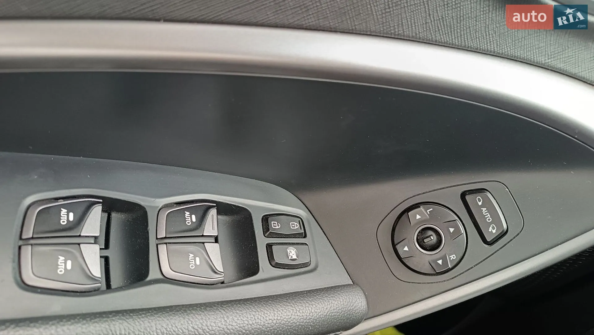 2012 Hyundai Santa Fe - мініатюра 30