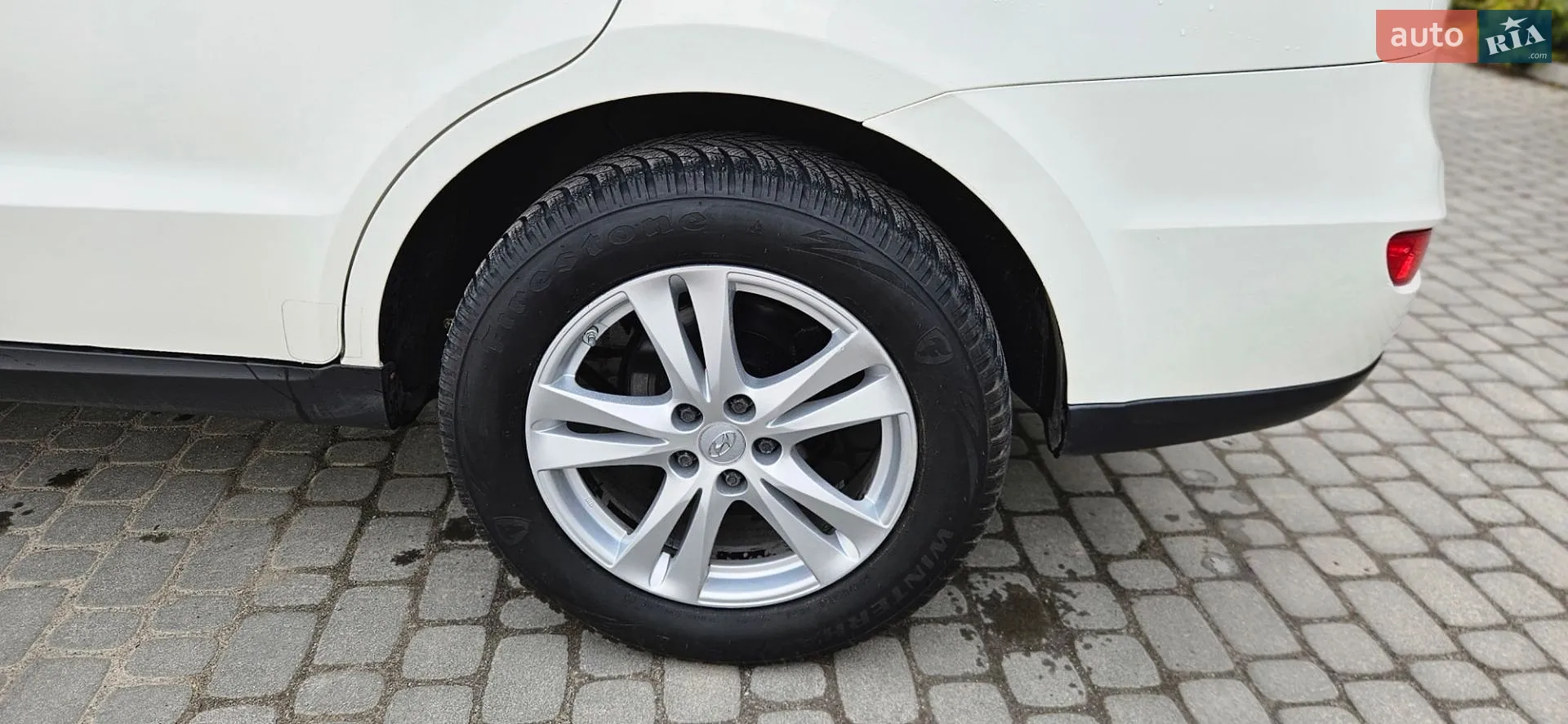 2011 Hyundai Santa Fe - мініатюра 27
