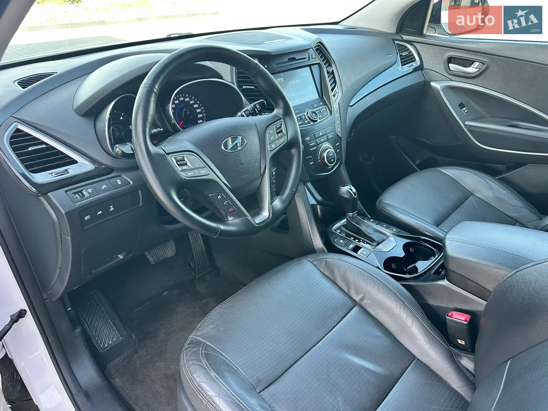 2015 Hyundai Santa Fe - мініатюра 28