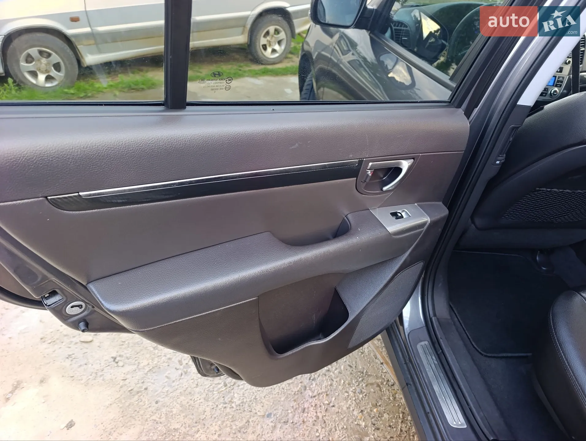 2011 Hyundai Santa Fe - мініатюра 28